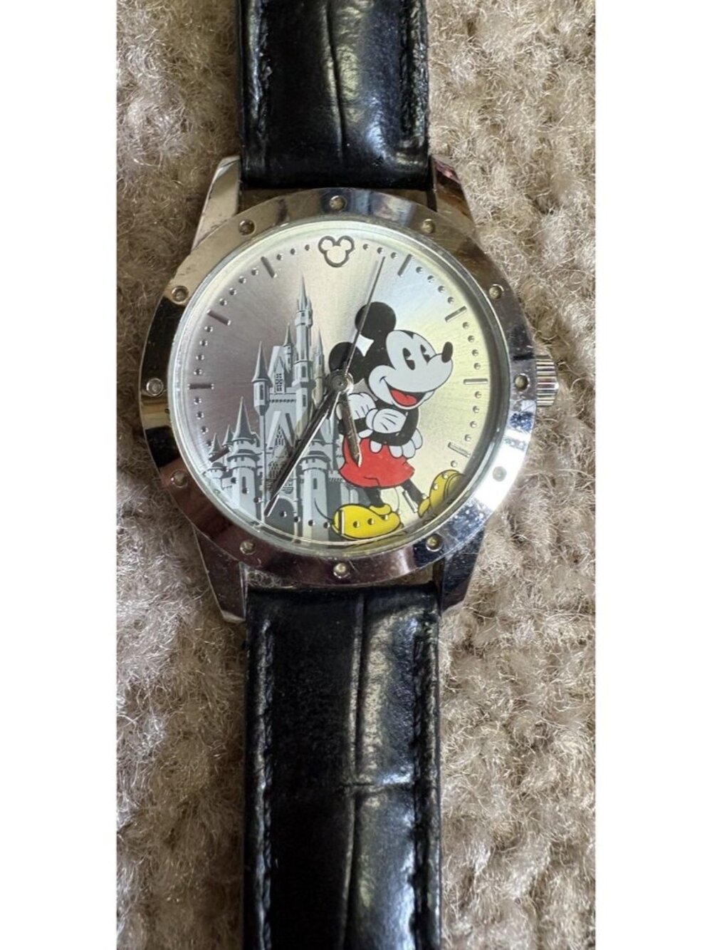 Disney Watch Vintage Limited Release Magic Kingdom MICKEY MOUSE